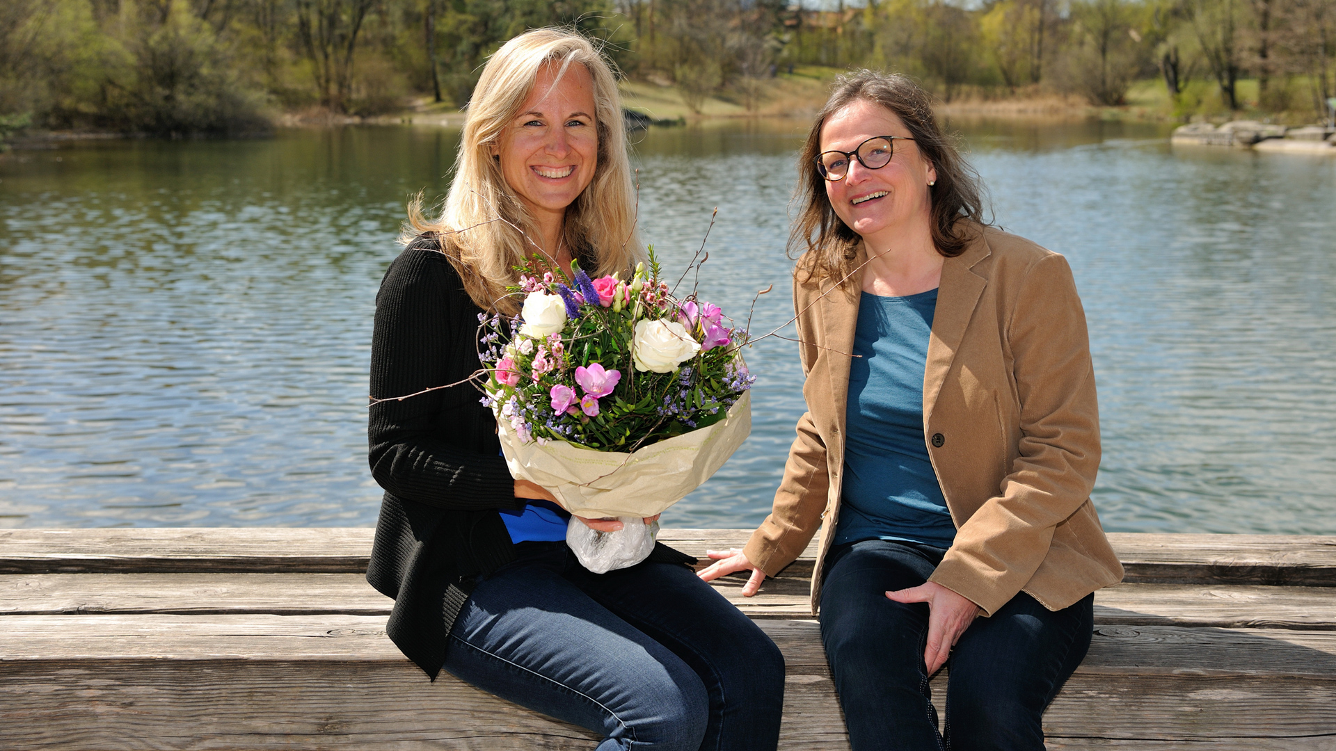 Angela Ziltener, 1. Preisträgerin Trophée de femmes 2021 (rechts), und Sabine Fesenmayr, Fondation Yves Rocher